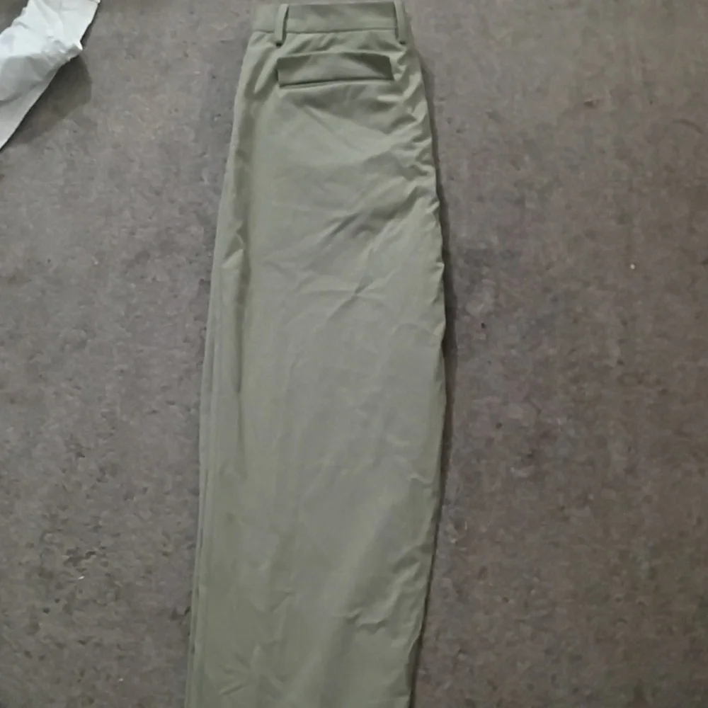 Zara Men's Sage Green Chinos - Picture 3 of 3